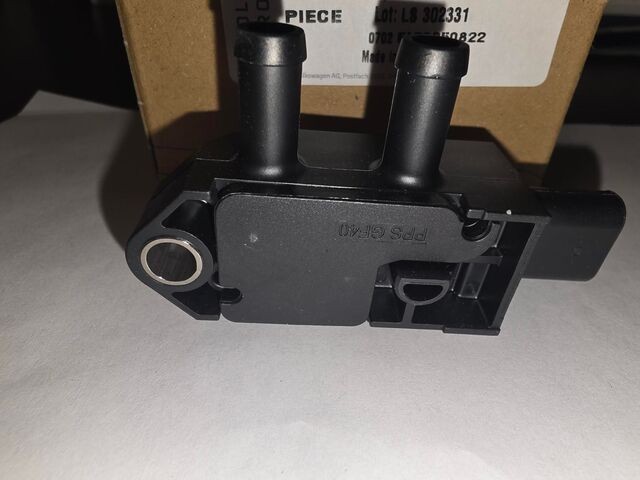 Genuine Volkswagen Sensor 059-906-051-L