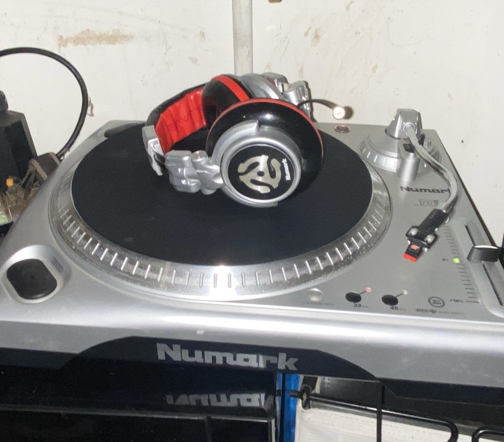 Numark HF175 On-Ear DJ Headphones