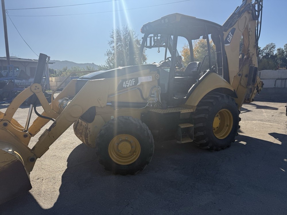 2017 CAT 450F Backhoe