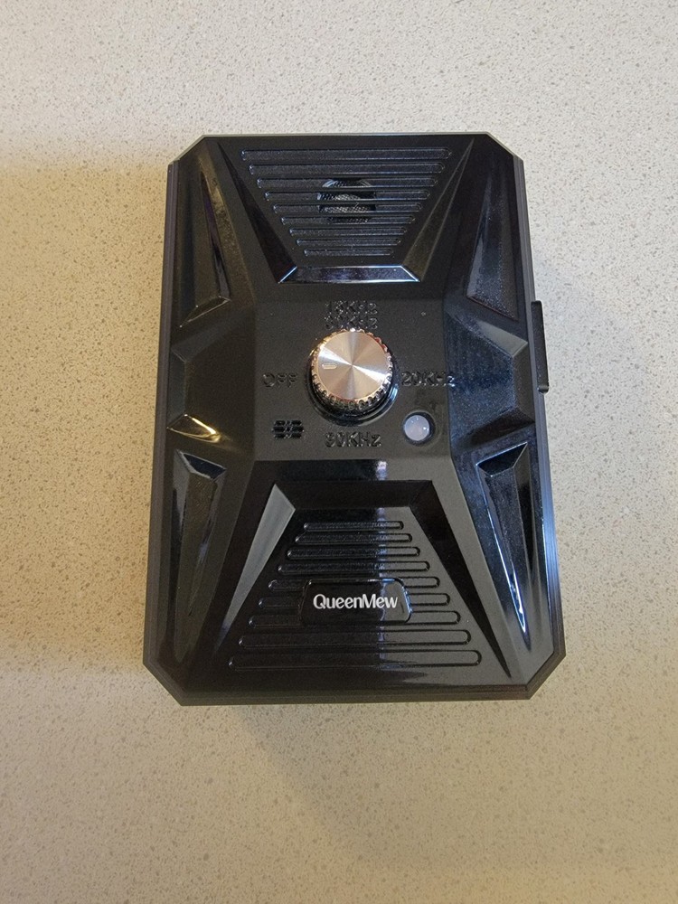 QueenMew Rechargeable Ultrasonic Bark Control Device