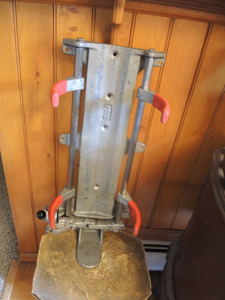 SCBA quic hold mechanical bracket