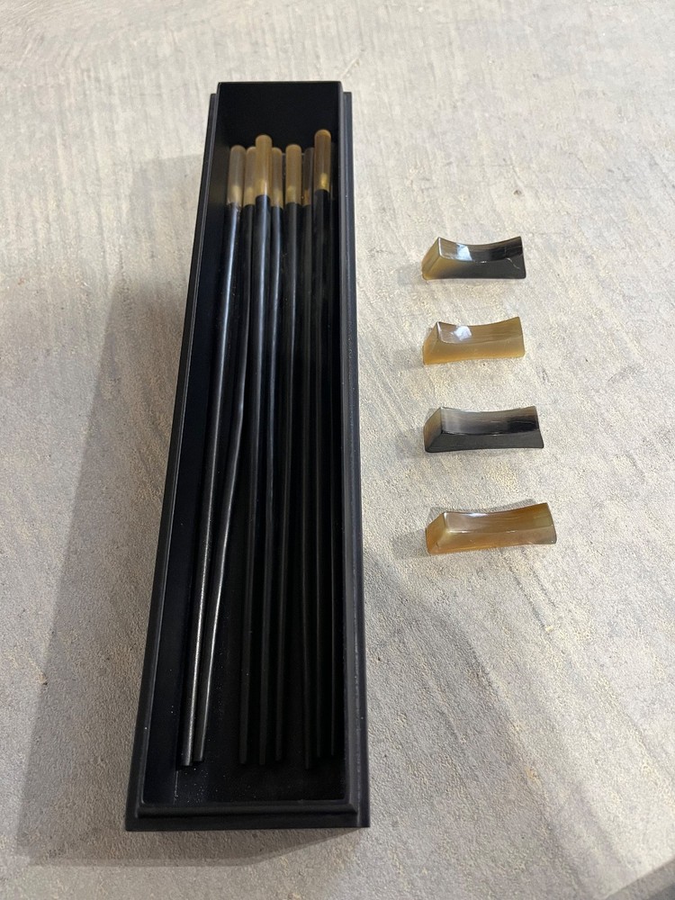 4 pairs thai chopsticks with rests and case