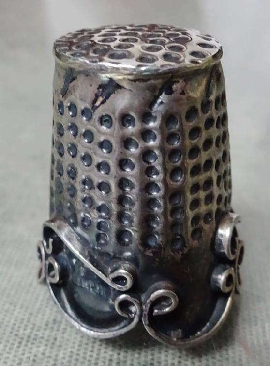Fancy Vintage Scalloped Sterling Silver Sewing Thimble
