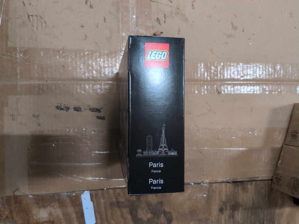LEGO Architecture Paris 21044 Building Set Model Kit