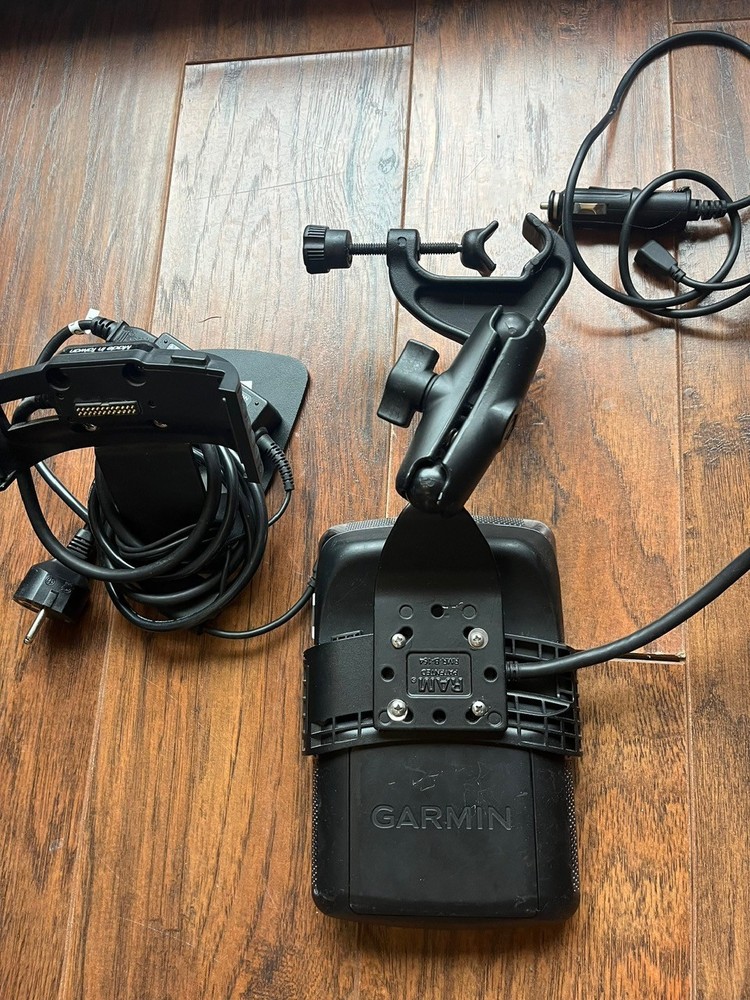 Garmin Aera 795 with yoke mount