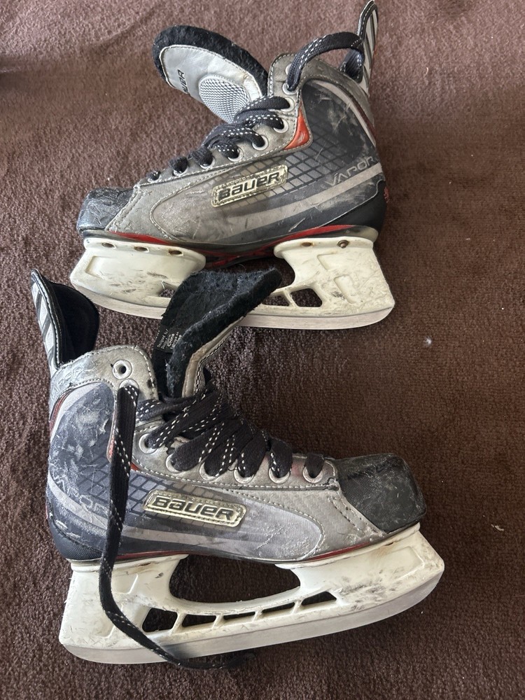Bauer 4d / US 5 size ice hockey skates