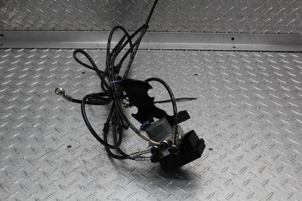2016 DUCATI DIAVEL ABS PUMP HOSE SET LINES HOSES