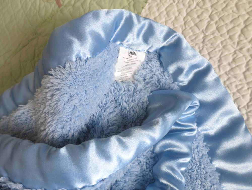 Red Envelope Polyester Blue Thick Fluffy Plush w Satin Edge Baby Boy Blanket EUC