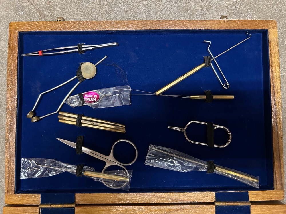 Hareline Dubbin Fly Tying Tool Kit 15 Pieces