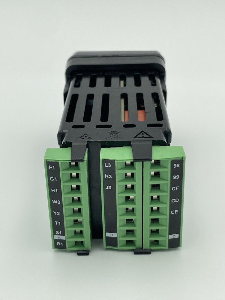 WATLOW EZ-ZONE TEMPERATURE CONTROLLER. PM6C1FC-AAEAAAA.