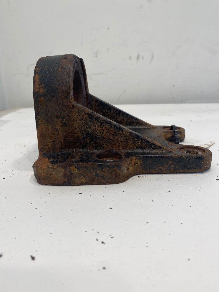 2000 GMC T6500 Engine Mount (548-12831)