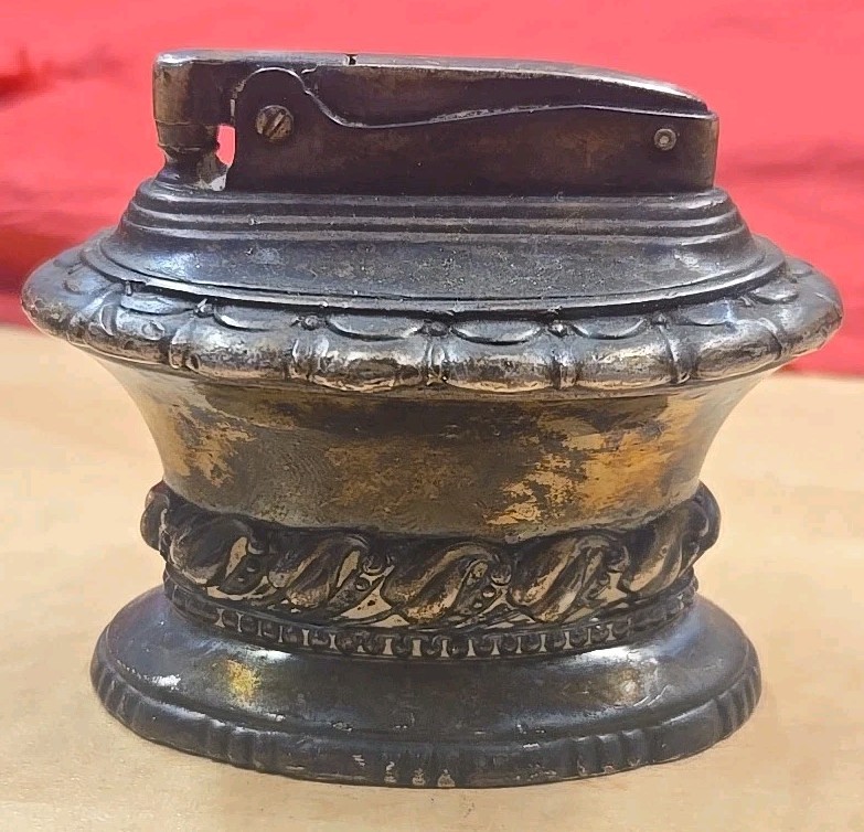 Vintage Ronson Waldorf Table Silver Plate Lighter, Doesn't Light