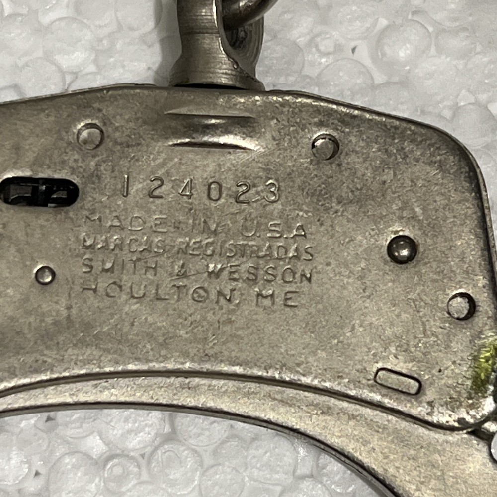 Smith & Wesson 350107 Chain Link Model 100 High Security Handcuffs with Key