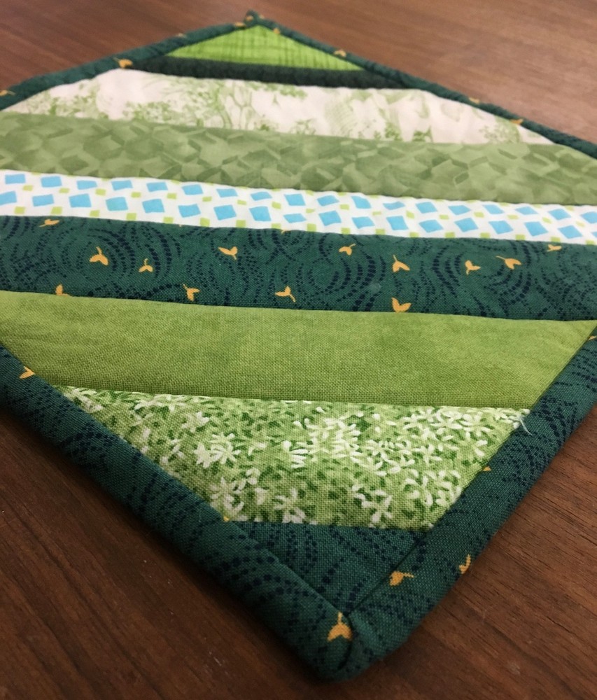 Handmade potholder, mug rug, table decoration, coffee table decor - CUTE!