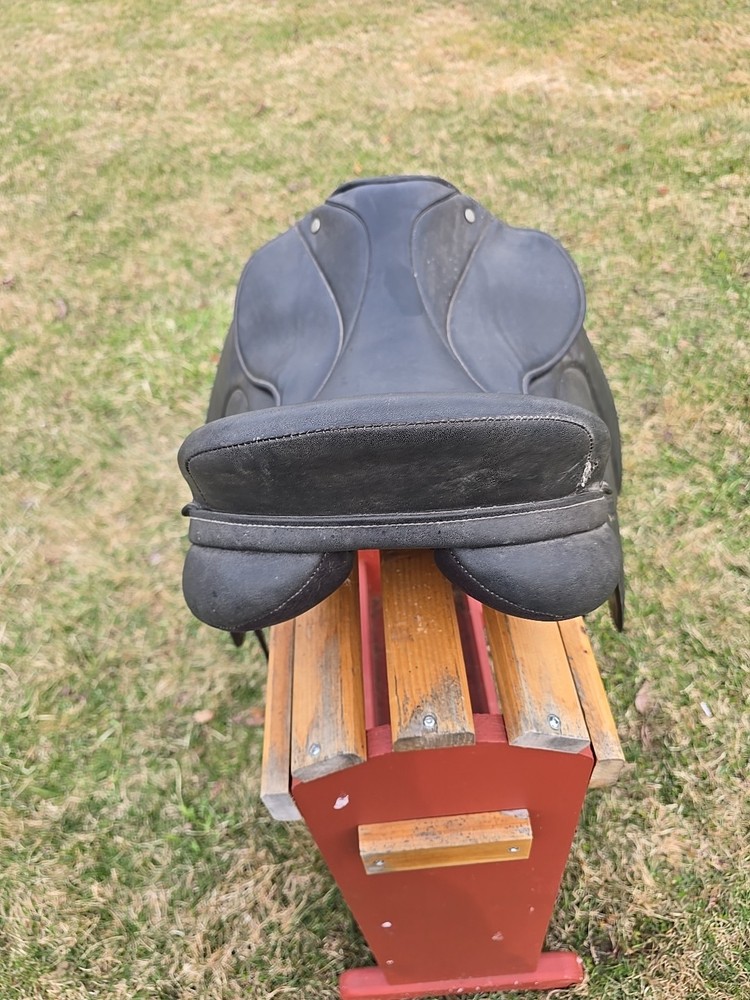 Dressage Saddle Synthetic