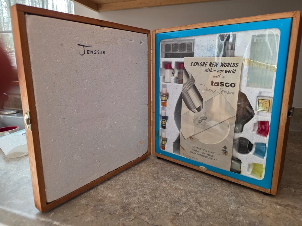 1966 Tasco microscope in original woodenbox