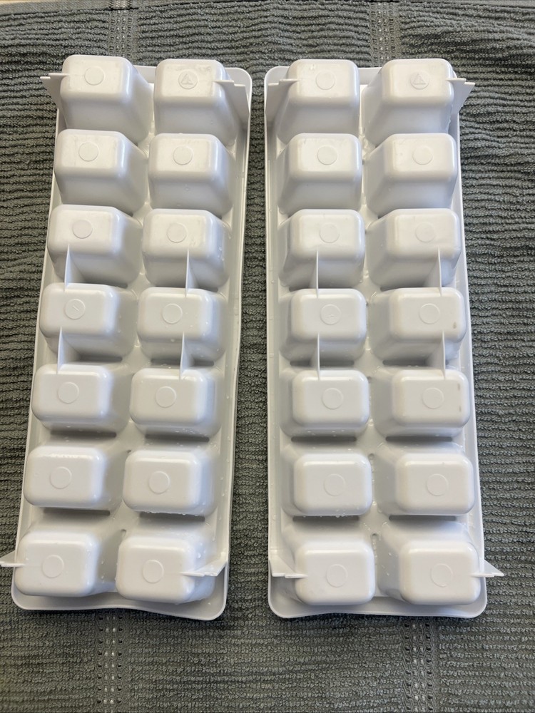 Ice Cube Trays White (Set Of 2)