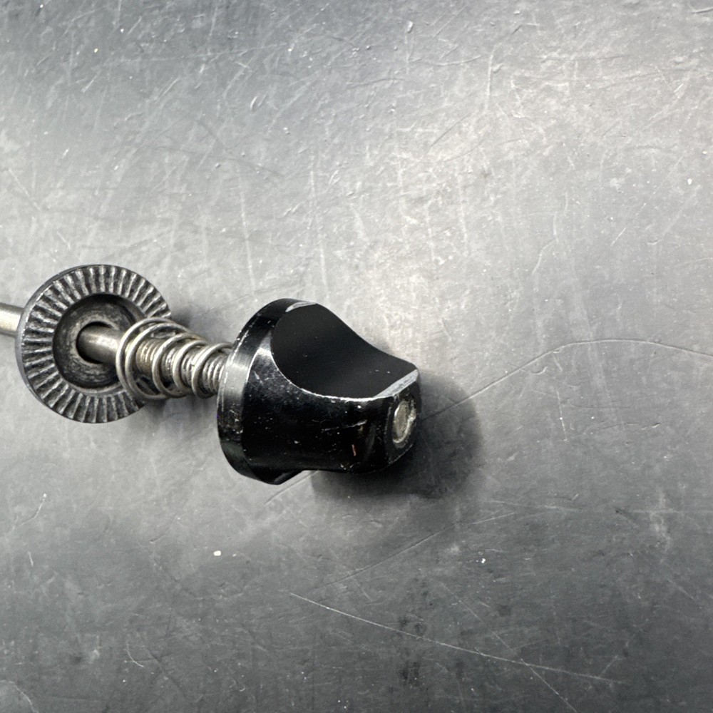 Ringlé Twister Quick Release Skewer – 100mm front