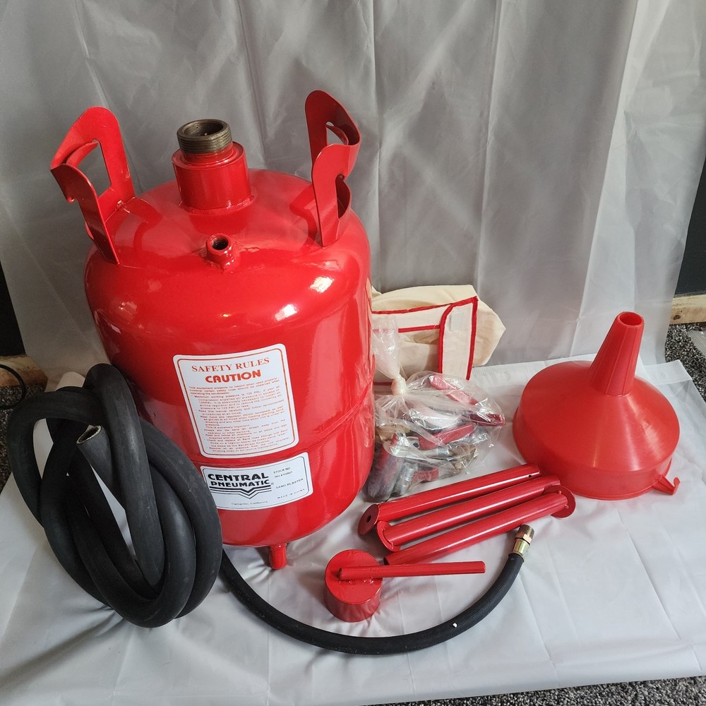 Central Pneumatic 20 Lb Sandblaster