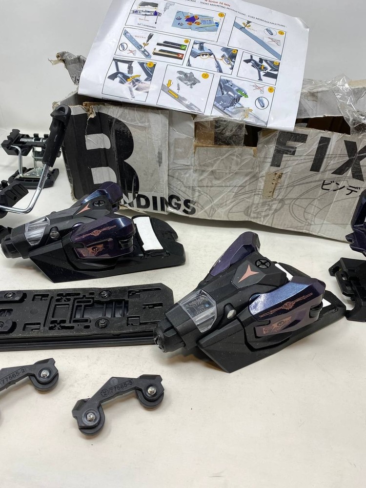 Atomic STRIVE Alpine Ski Bindings Missing Pieces 1 back and attachment Used