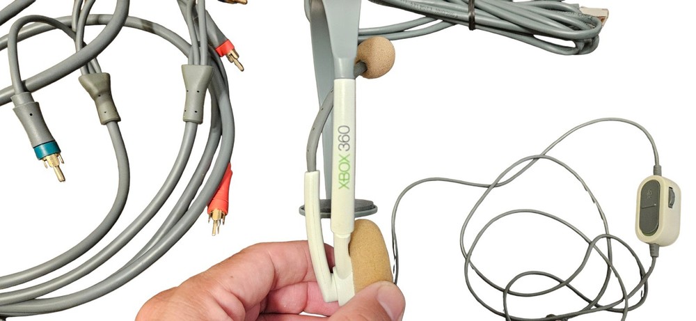 Microsoft Motion Sensing Gaming Controller Xbox 360 Extras Accessories Bundle