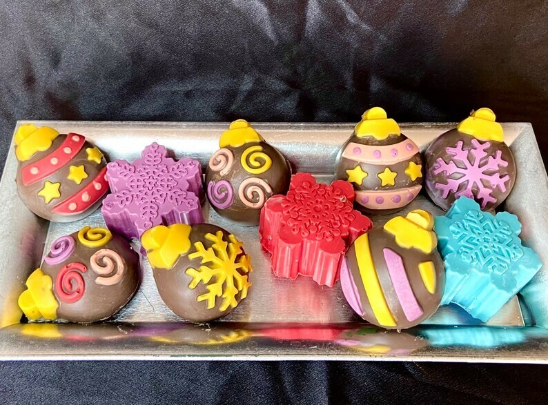 Christmas Hot Cocoa Bombs (4)