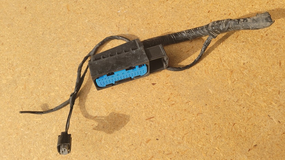 2000-01 BMW E53 X5 ABS Module Connector plug 8373308