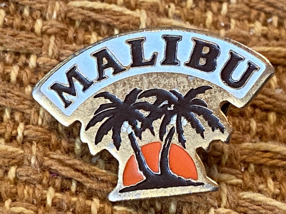 LIQUOR PINS - MALIBU PIN