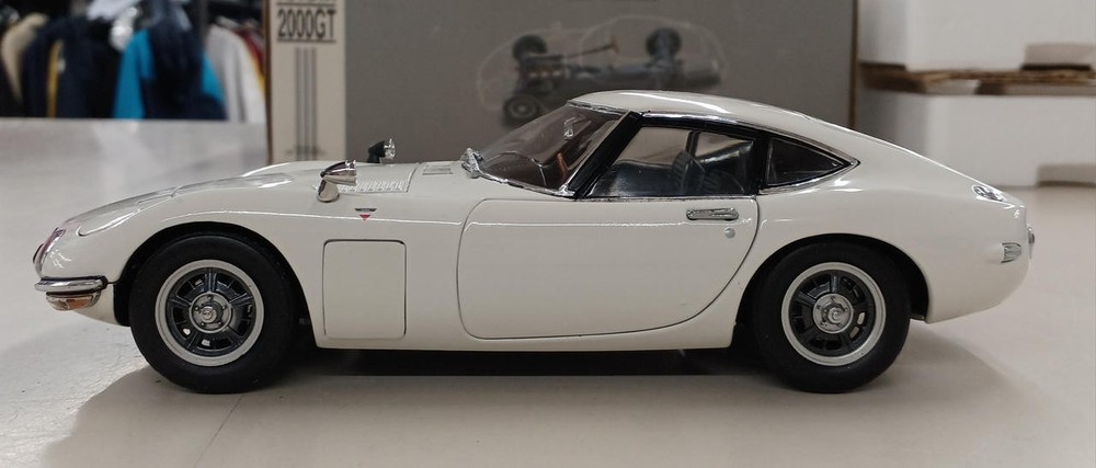 Ebbro 1/24 Toyota 2000Gt