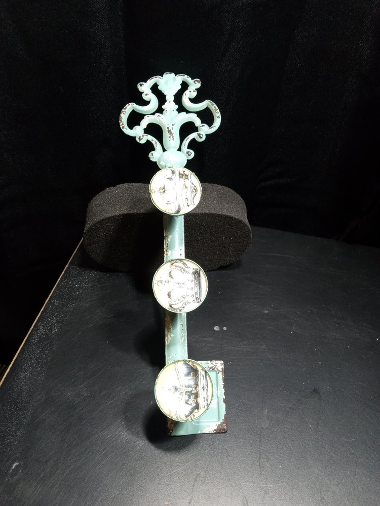 Crown Decor Key
