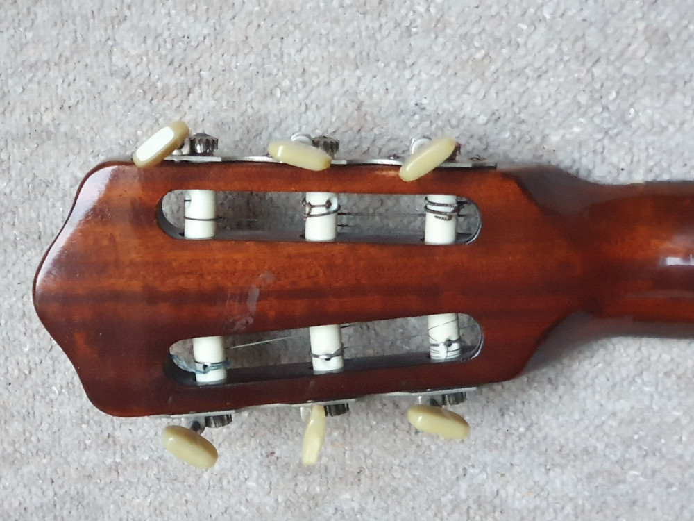 Nice old guitar "Framus 5/22" Beautiful flamed back & side!