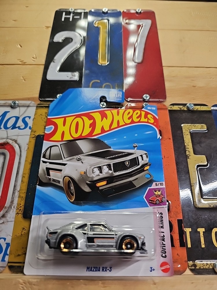Hot Wheels Mazda RX-3 Silver 106/250