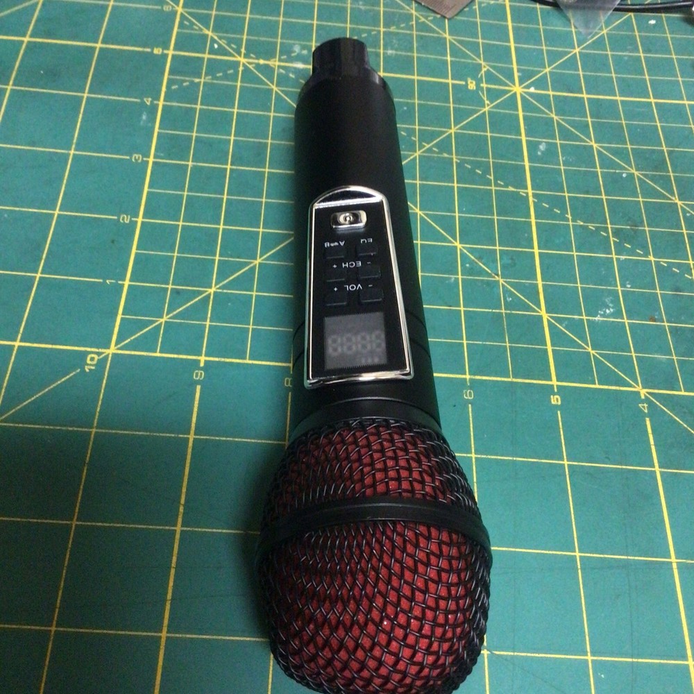 Bigasuo UHF Wireless Microphone No Charger!!