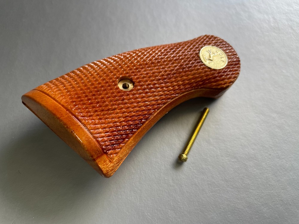 All Checker on Wood Decorative Grips For Colt Python grip, Checker; pattern02