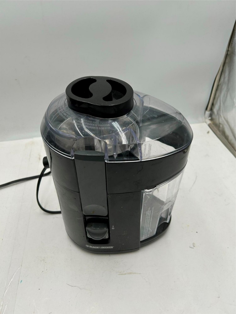 BLACK & DECKER---JUICER---MODEL JE2200B---EXTRACTOR