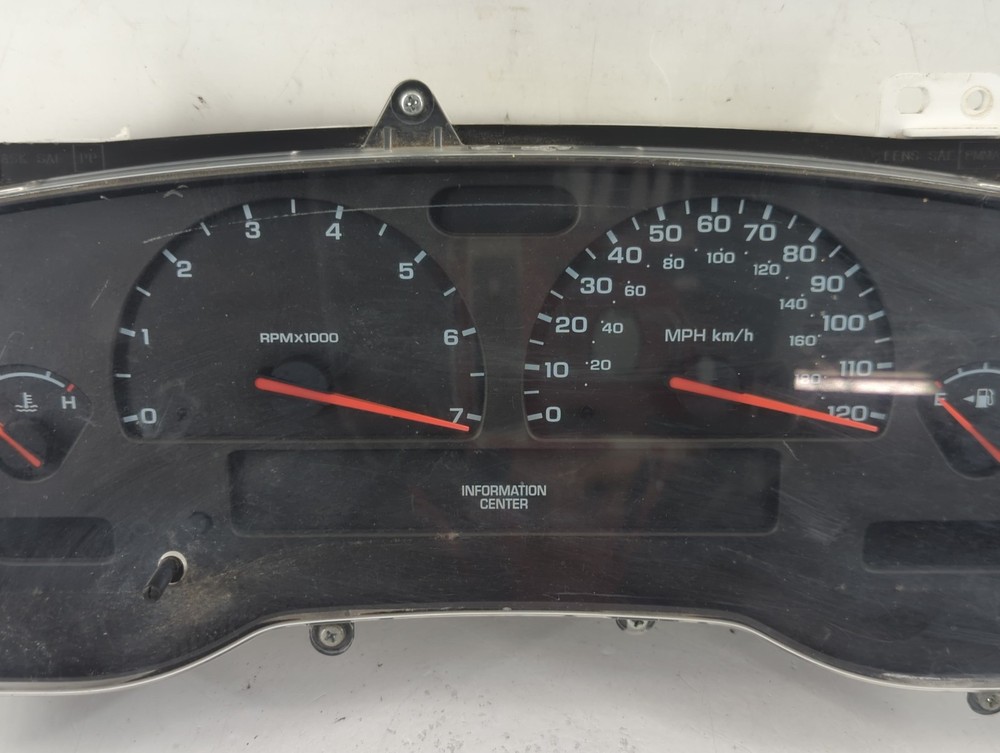 2003-2003 Dodge Durango Speedometer Instrument Cluster Gauges Q0J04