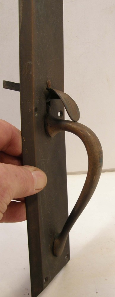 ANTIQUE VINTAGE SOLID BRASS THUMB LATCH ENTRY DOOR PULL HANDLE 3X14 BACK PLATE