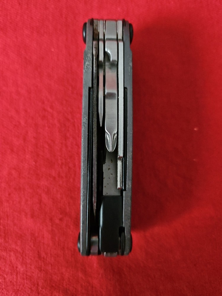 Gerber Strata multi-tool Excellent Condition With Case