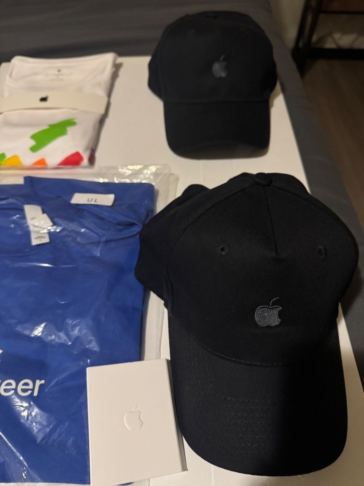 Apple 50 Year Anniversary Collection Set Thinking Different + Bonus Bundle