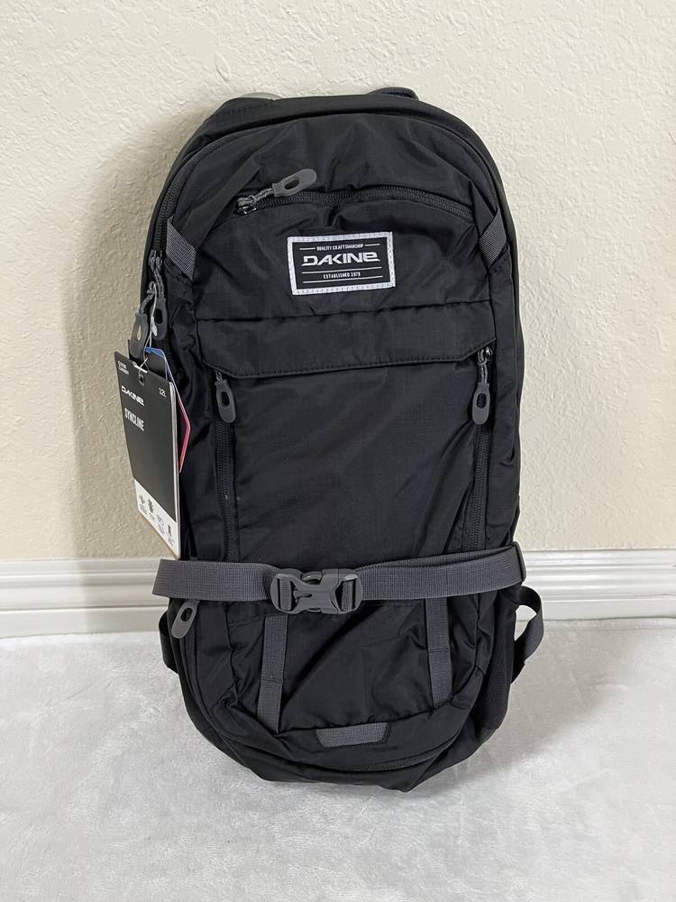 Dakine Mens Syncline 12L Hydration Pack Backpack Black