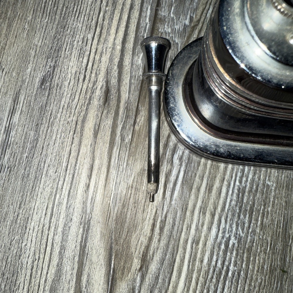 Ronson Streamline, Black & Chrome Touch-Tip Lighter vintage Art Deco Read