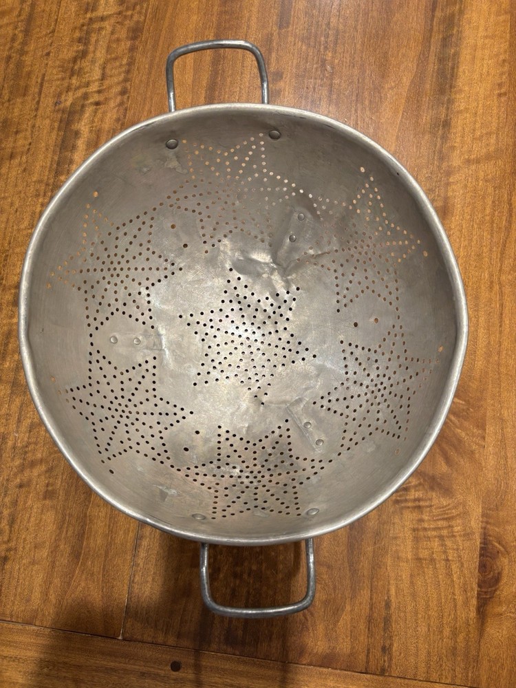 Vintage Aluminum. Colander