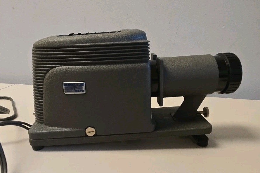 Vintage Argus 150 Slide Projector - Working