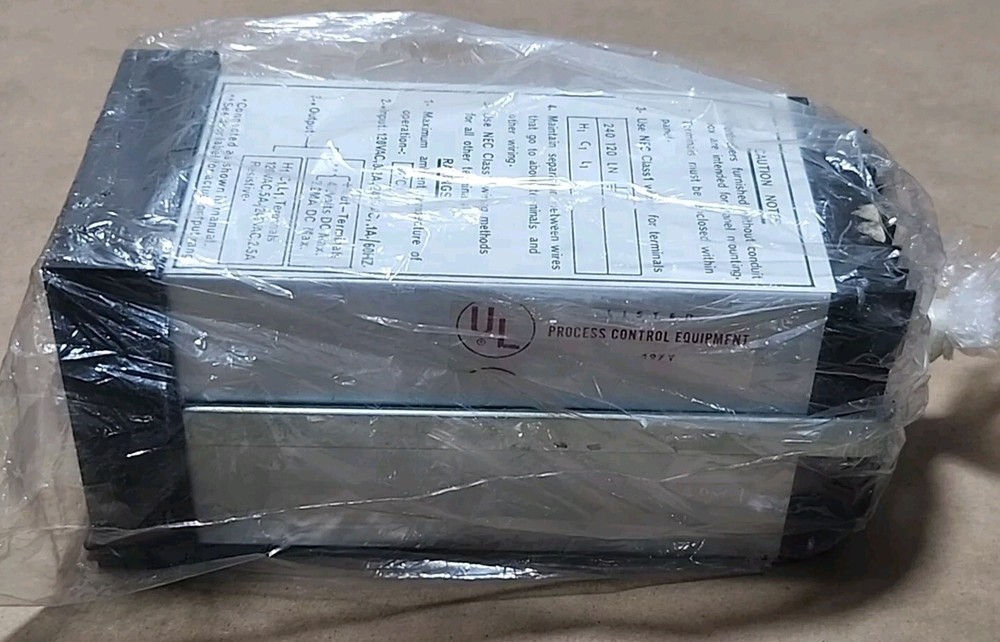 *NEW SURPLUS* West Gulton Deviation Process Panel Meter 120/240Vac + Warranty!