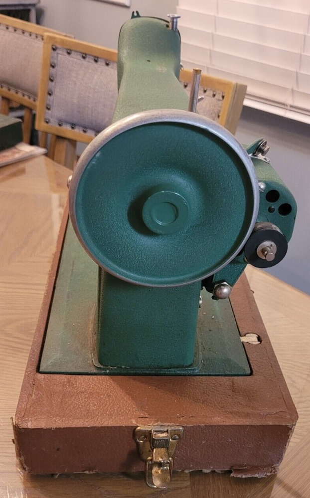 Free-Westinghouse Sewing Machine Round Bobbin Rotary LLC (Untested)