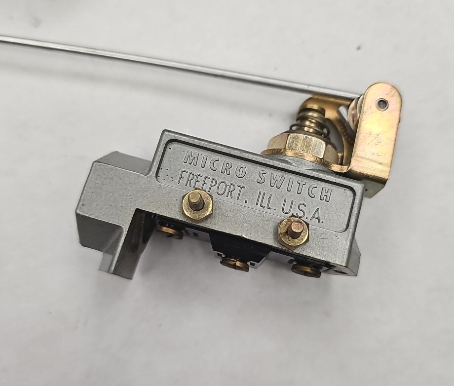 Micro Switch BZE6-2RQ62 Limit Switch With Rod Actuator
