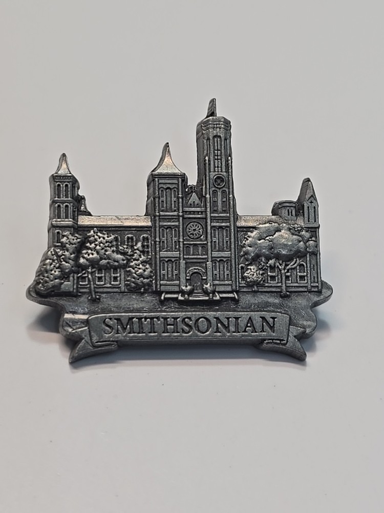 Smithsonian Washington DC Souvenir Lapel Pin