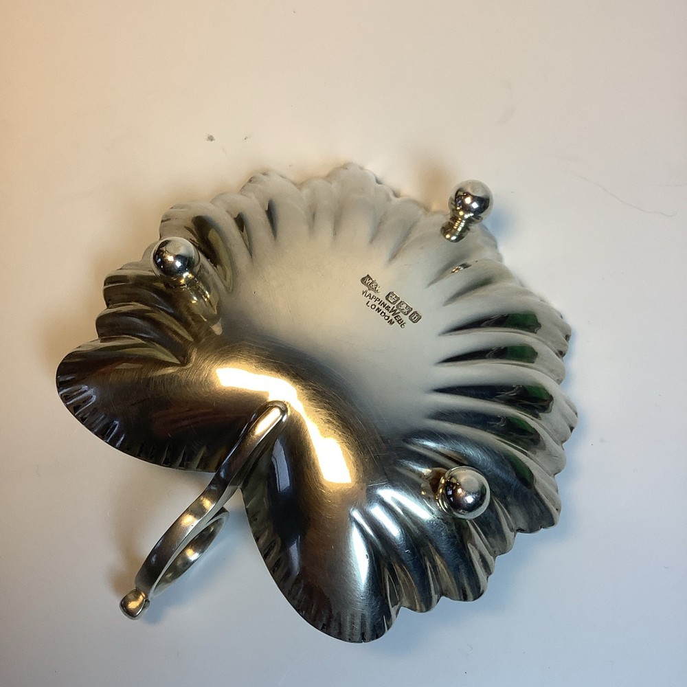 Solid Hallmarked Silver Shell Dish 68.61 grams Sheffield Assay 1900 Mappin Webb