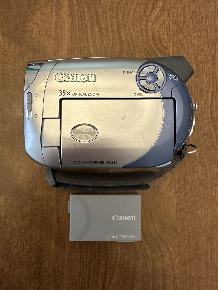 Canon Camcorder DC210 Handheld Digital Video Camera Camera & Battery Untested