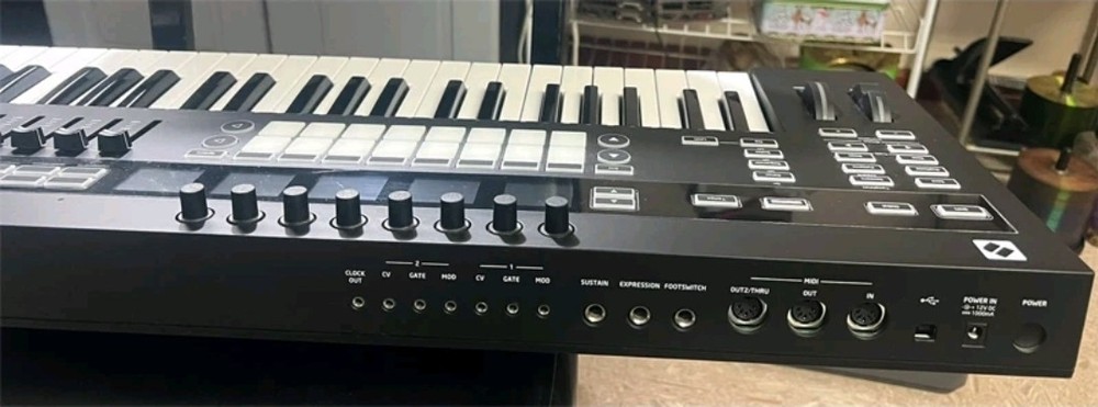 Novation 61SL MkIII 61-Key MIDI / USB Keyboard Controller with Sequencer